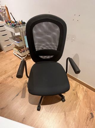 Escritorio y Silla de Oficina