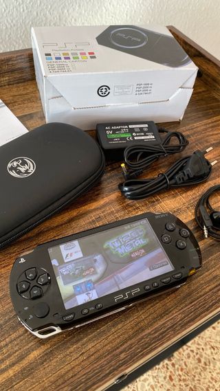 Sony PSP 1004 + memoria 128GB + accesorios + caja