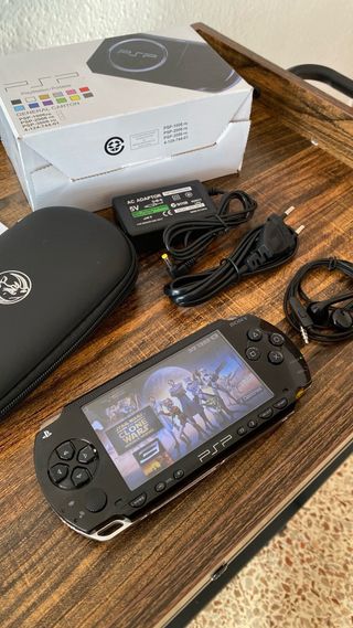 Sony PSP 1004 + memoria 128GB + accesorios + caja