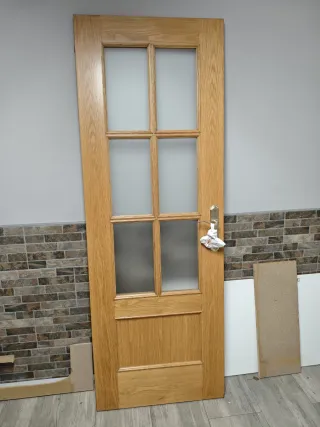 Puerta de Roble con Cristales