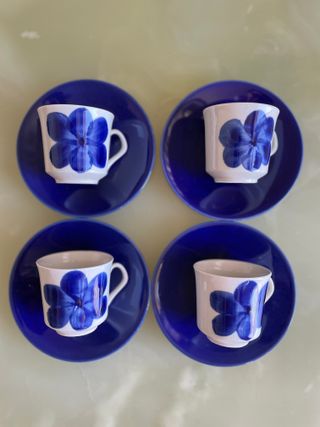 Tazzine da caffè in porcellana con fiori blu