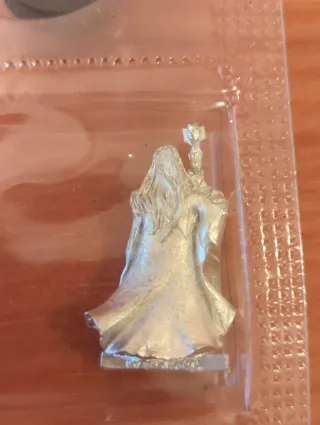 Figura de metal saruman el señor de los anillos