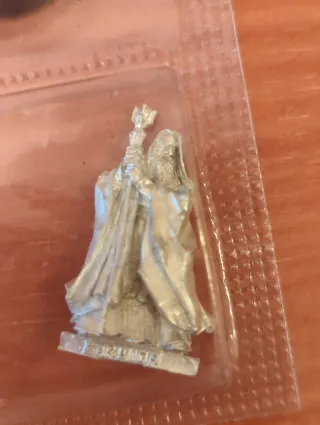 Figura de metal saruman el señor de los anillos