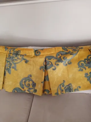 Faldón de cortina con estampado floral