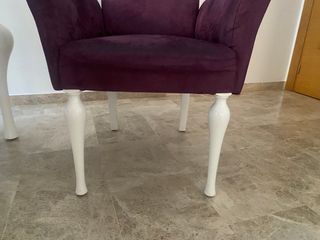 Juego Comedor: 4 Sillas y 2 Sillones Morados