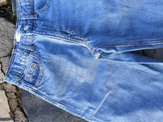 Pantalón vaquero Mango T9