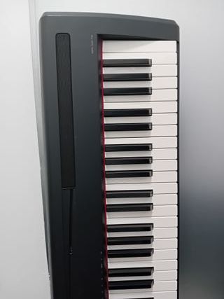 Piano Yamaha P-95
