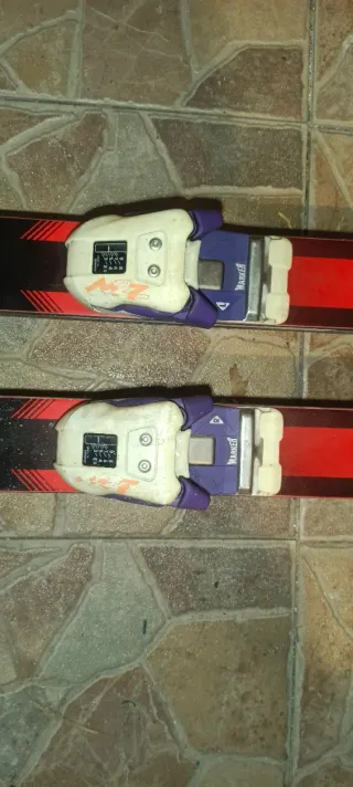 Esquís Blizzard 185cm con fijaciones Marker