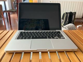 MacBook Pro 13 2008 Plata con cargador