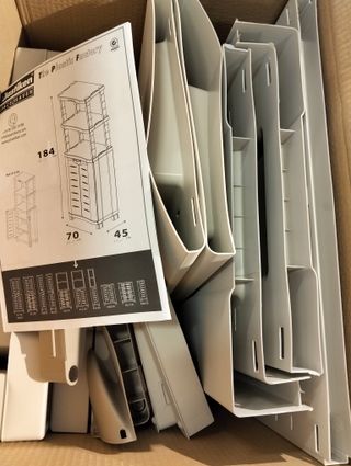 ARMARIO CON ESTANTERIA RESINA PLASTIKEN JARDIN ALTO