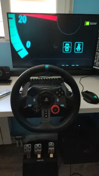 Volante Logitech G29 con Pedales