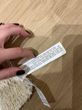 Alfombra beige con puntos multicolor