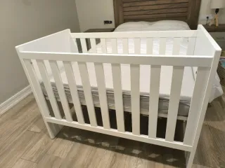 Cuna bebé hasta 3 años + colchón