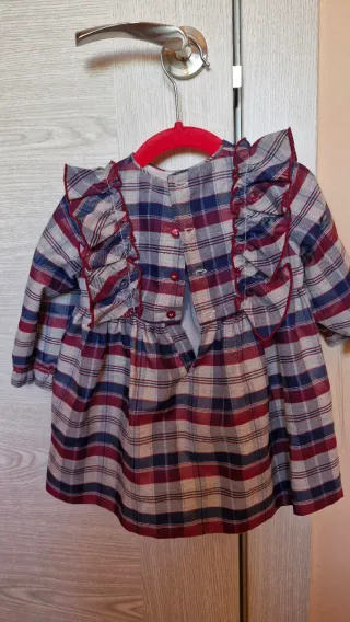 Vestido elegante cuadros niña