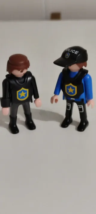 Lote Playmobil Policías y Accesorios