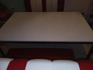 Mesa moderna Ikea,acabado de alto brillo, acero