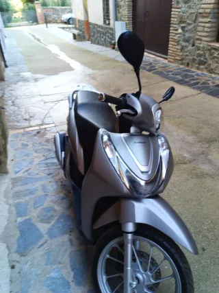 Honda SH Mode 125 Plata - Como Nueva