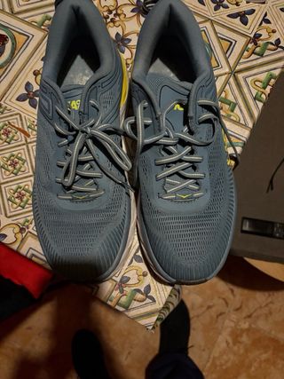 Zapatillas Hoka Azul y Amarillo