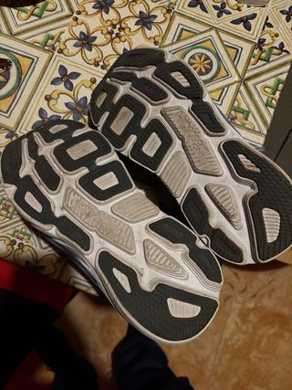 Zapatillas Hoka Azul y Amarillo