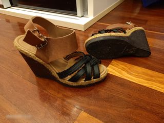 Sandalias cuña HOSS Intropia