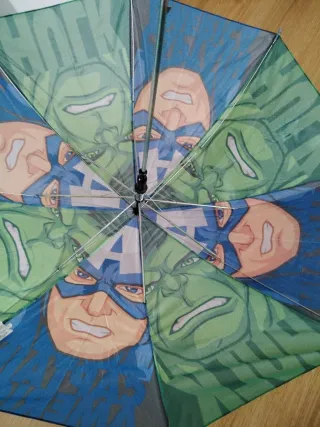 Paraguas infantil Capitán América y Hulk