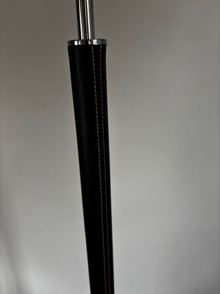 Lámpara de pie elegante estilo cuero