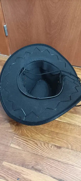 Sombrero de vaquero negro