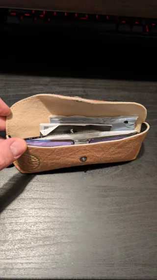 Gafas de sol Ray-Ban plateadas y moradas