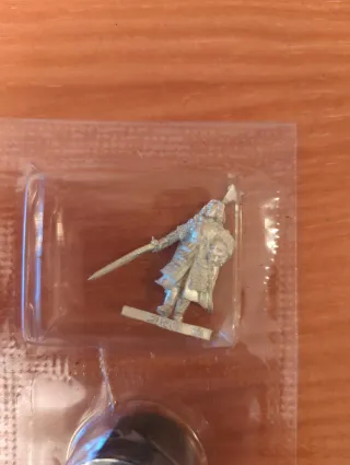 Figura metal Rohan Eowyn El Señor de los Anillos