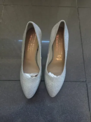 Zapatos tacón blanco boda tamaris marcel ostertag