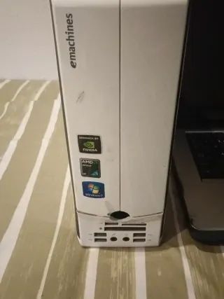 PC eM y Portátil Toshiba para piezas el pc funcion