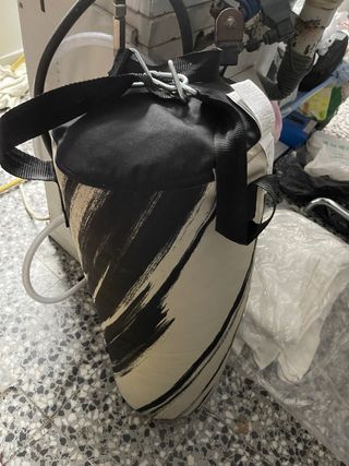 Saco de boxeo nuevo. Regalo guantes