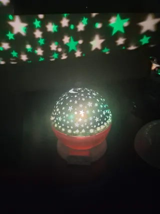 Proyector de estrellas y lunas en techos y paredes