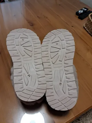 Zapatillas calentitas beige talla 41