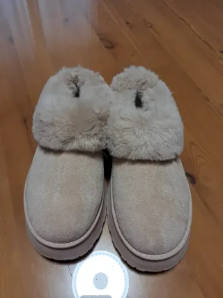 Zapatillas calentitas beige talla 41