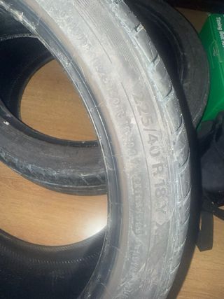 Neumáticos al 95% de vida 225/40 R18 92Y XL