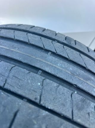 2 Neumáticos Pirelli Pzero Pz4 275/40 R21