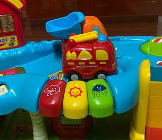 Circuito Vtech con 2 coches