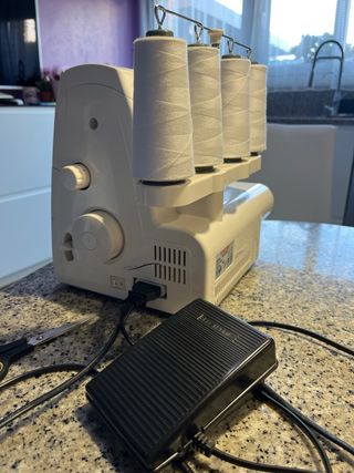 Overlock Singer/ Máquina de Coser