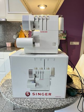 Overlock Singer/ Máquina de Coser