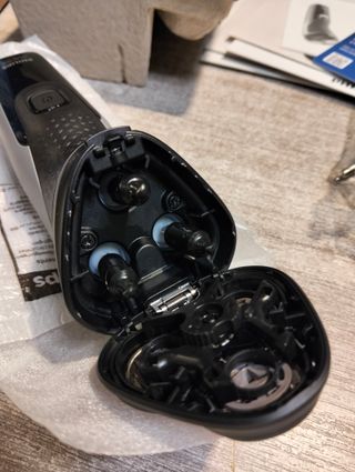 Philips Shaver series 1000 Afeitadora en seco para afeitado práctico y sencillo