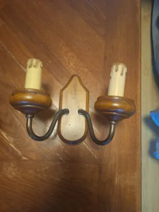 Apliques de pared madera y metal antiguos