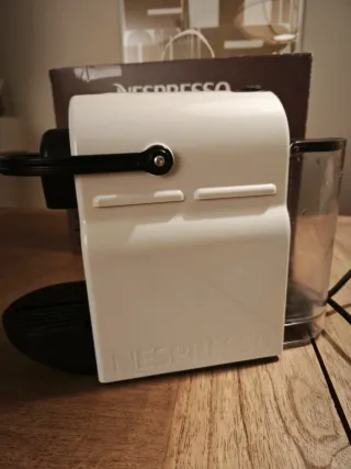 Cafetera Nespresso Pixie Blanca