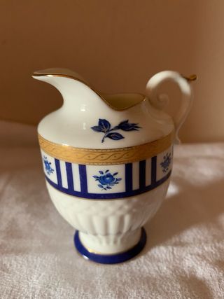 Piccola lattiera stile imperiale