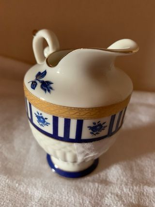 Piccola lattiera stile imperiale