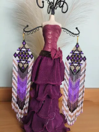 Pendientes étnicos largos de abalorios