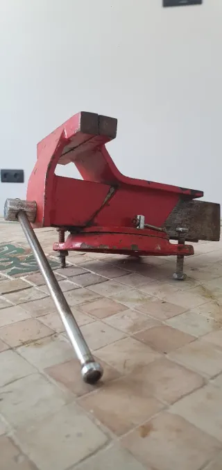 Tornillo de banco antiguo