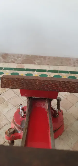 Tornillo de banco antiguo