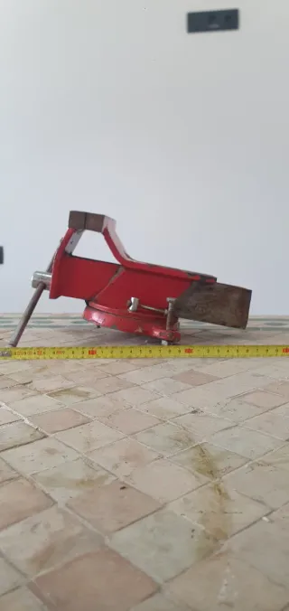 Tornillo de banco antiguo