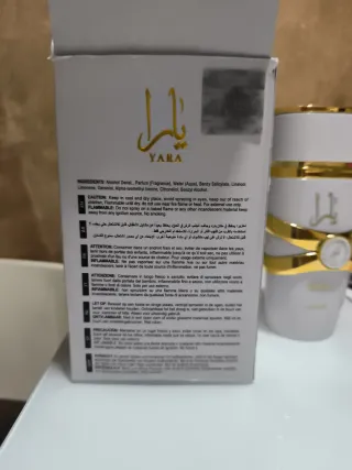 Perfume Yara - Botella Gris y Dorada